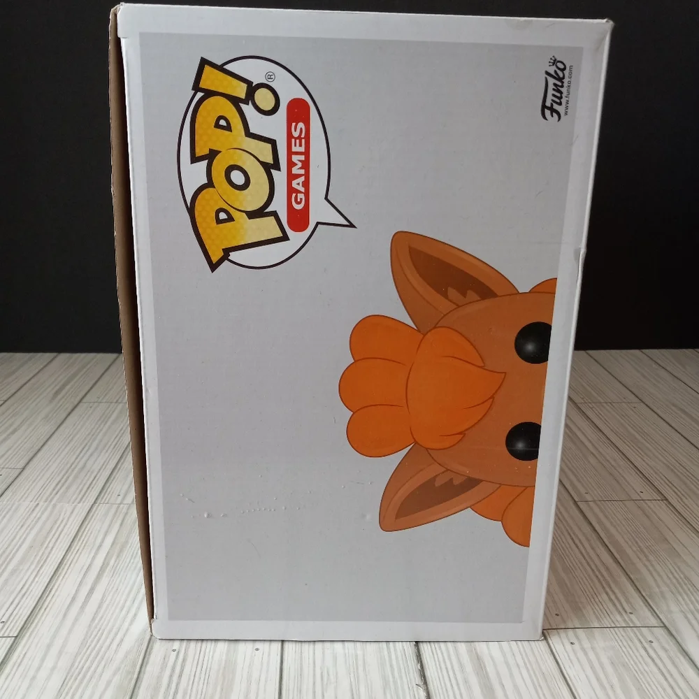 Jumbo Pokemon Vulpix Exclusive 10 inch Funko Pop! #599